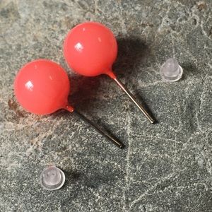 🎈Sale 🎈2 for $10 NWOT cute little salmon berry pink ball post earrings